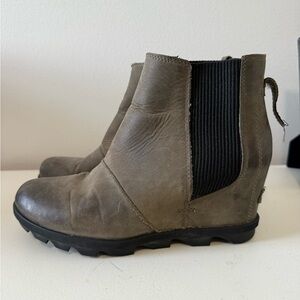 Sorel Joan Waterproof Chelsea boot